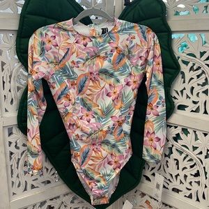 NWT Hurley L/S long sleeve surf suit one piece swim suit. Neon pastel floral